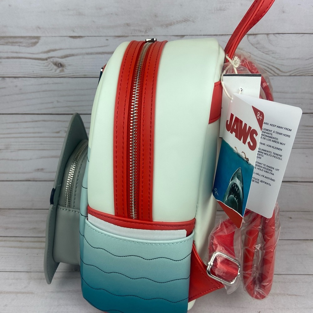 NWT Jaws Loungefly Mini Backpack - Universal Parks Exclusive - Picture 3 of 5